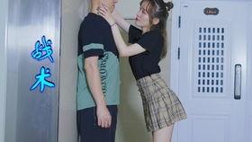 情侣吵架吃瓜现场,吃瓜群众围观热议